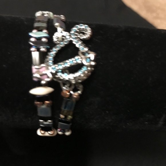 💕 BEAUTIFUL DOUBLE WRAP TOGGLE BRACELET 💕 - Picture 3 of 3